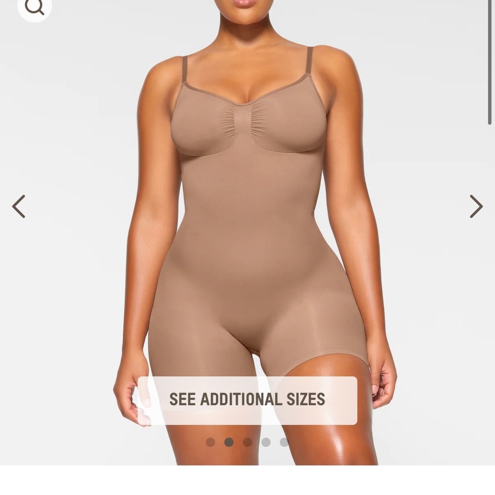 NWOT SKIMS SCULPT SEAMLESS MID THIGH BODY SUIT